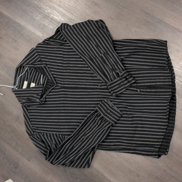 Black long sleeve dress shirt - Picture 1 of 4